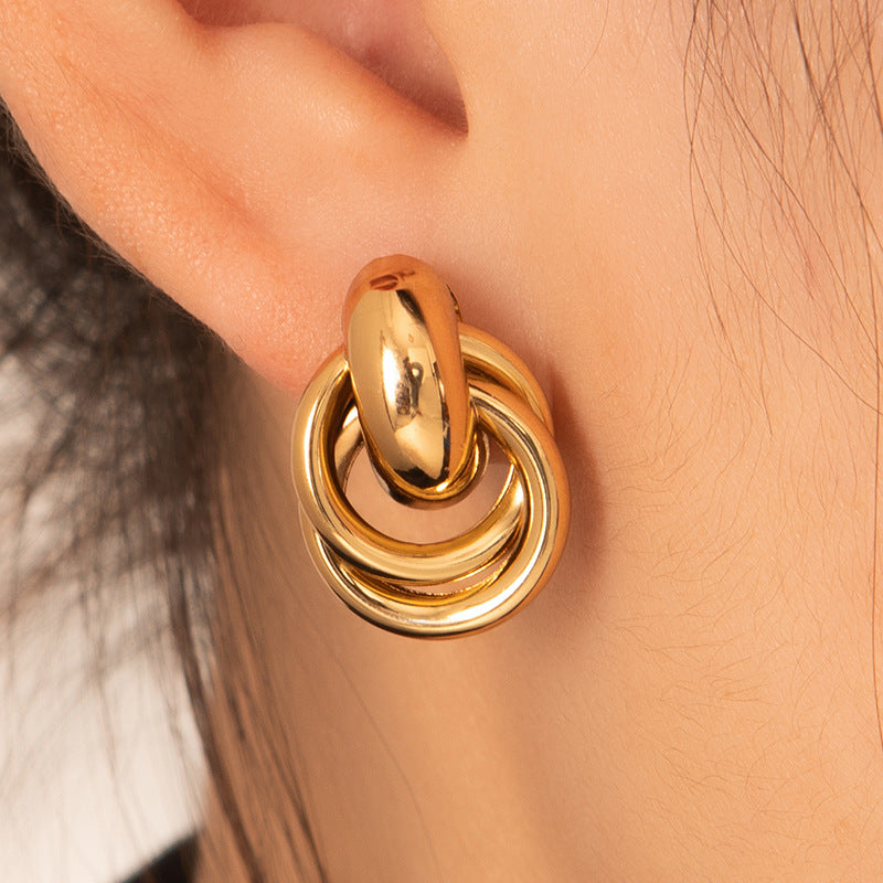 Wholesale steel solid smooth earrings  autumn and winter earrings  earbuckle